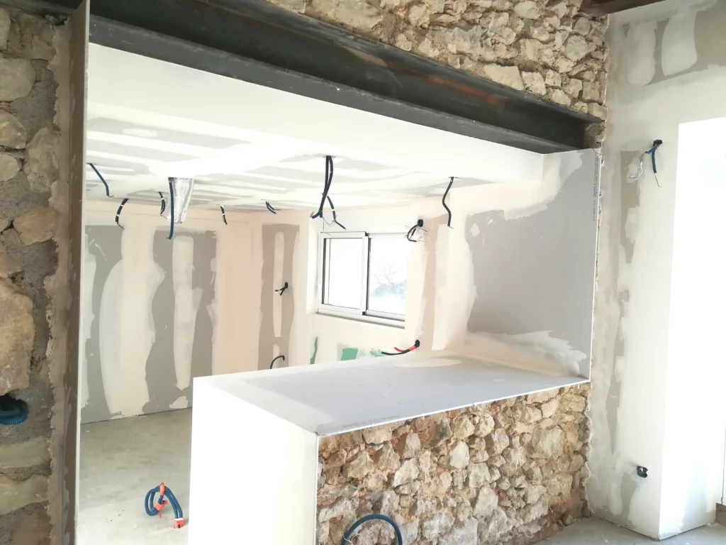 Rénovation intérieure ancienne ferme _ après travaux - Chantier David Veaudecranne - Plaquiste Bouloire